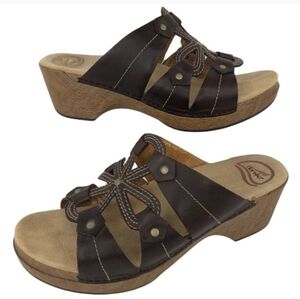 Y2K Brown Leather Flower Daisy Cut Out Clog Sandals EUC Women's Size EU 40 USA 9